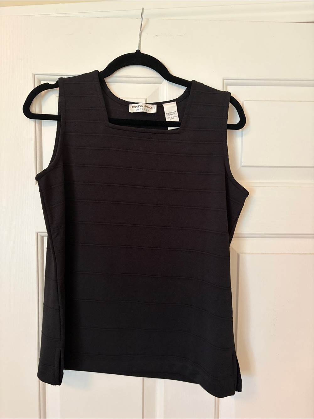 Draper’s & Damon’s - Black Sleeveless Ribbed Shell Top - Petite Medium